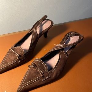 New unused brown suede sling back